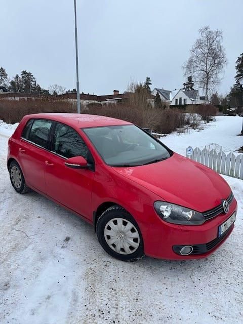 Begagnad VW Golf VI 102 HK (75 kW) 2011 Halvkombi