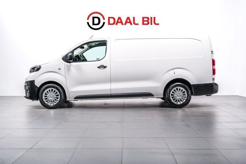 Vit Begagnad 2018 Toyota Proace Van | 149 700 kr (Bra pris) - Bild 1/4