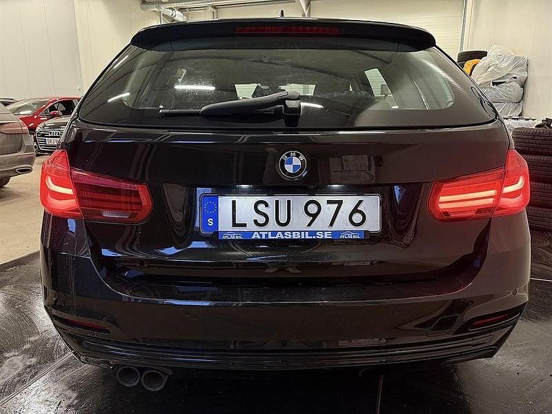 Begagnad BMW 320 Sport Line 190 HK (139 kW) 2016 Svart Kombi