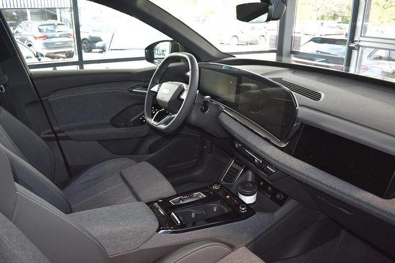 Begagnad Audi Q6 e-tron S-Line 285 kW (388 HK) 2025 Grå SUV