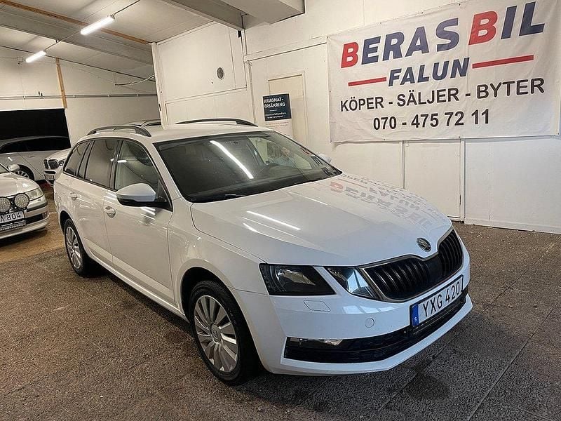 Vit Begagnad 2017 Skoda Octavia Kombi | 89 900 kr (Marknadspris) - Bild 1/4