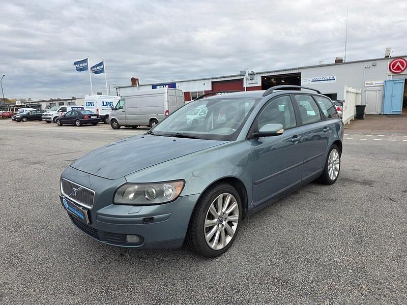 Grön Begagnad 2004 Volvo V50 Kinetic Kombi | 22 900 kr (Dyr) - Bild 1/4