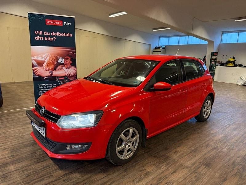 Röd Begagnad 2012 VW Polo Halvkombi | 44 900 kr (Marknadspris) - Bild 1/4