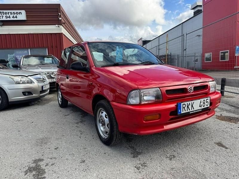 Begagnad Suzuki Alto 54 HK (39 kW) 2000 Röd Halvkombi