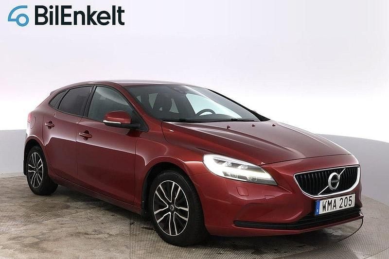 Röd Begagnad 2017 Volvo V40 Momentum Kombi | 143 900 kr (Marknadspris) - Bild 1/4