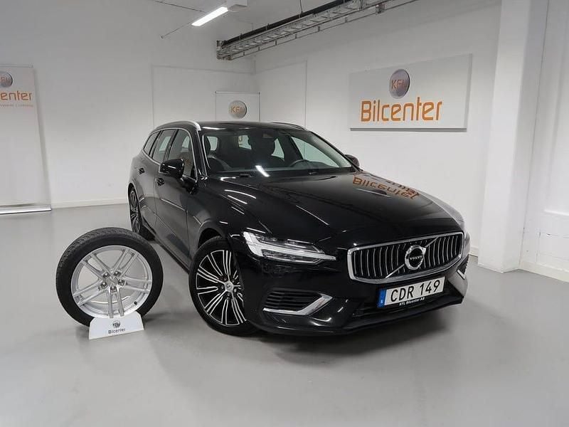 Svart Begagnad 2022 Volvo V60 Kombi | 339 900 kr (Bra pris) - Bild 1/3