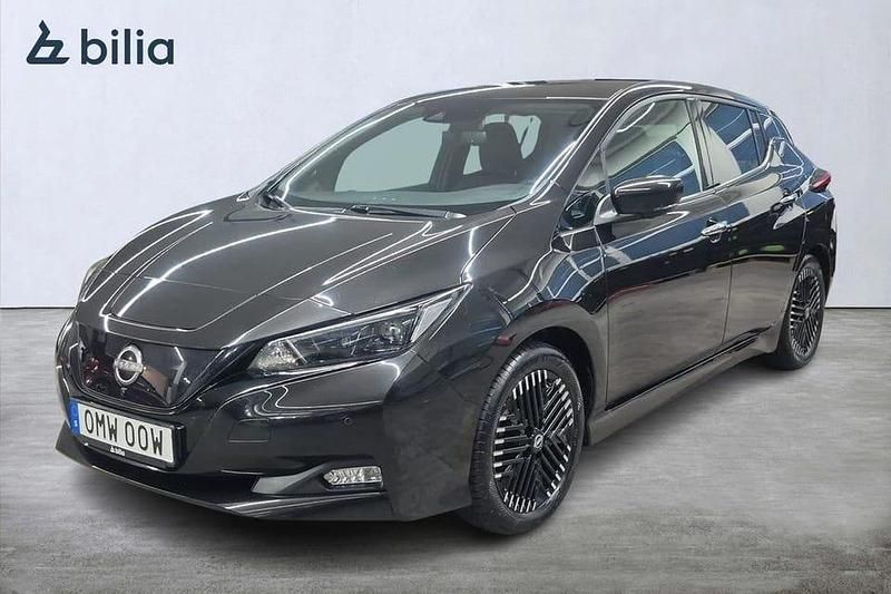 Svart Begagnad 2022 Nissan Leaf N-Connecta Halvkombi | 189 000 kr (Marknadspris) - Bild 1/3