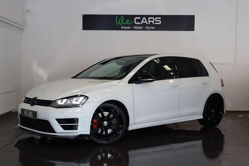 Vit Begagnad 2016 VW Golf VII R Halvkombi | 249 900 kr (Dyr) - Bild 1/4