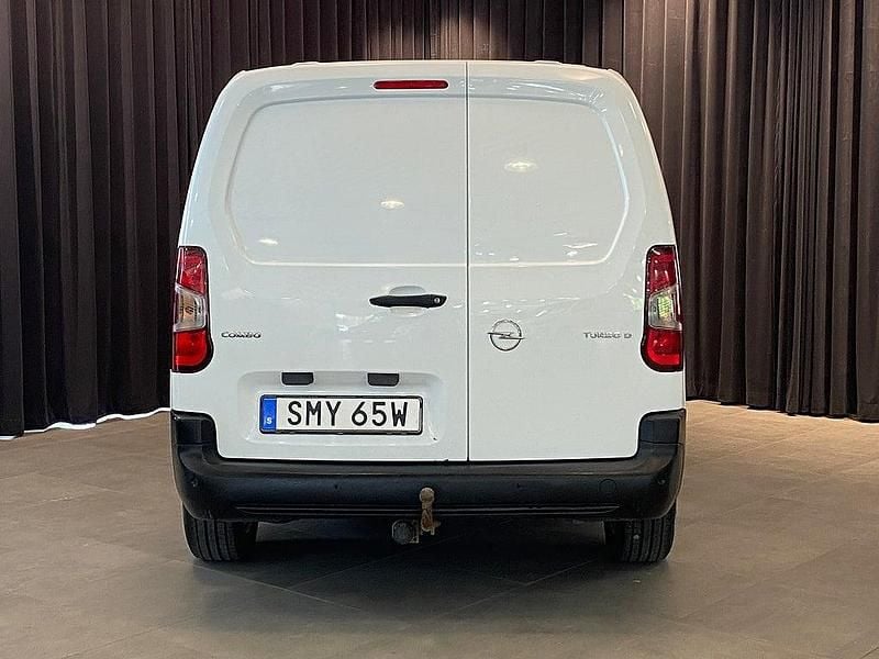 Begagnad Opel Combo 102 HK (75 kW) 2019 Vit Minibuss