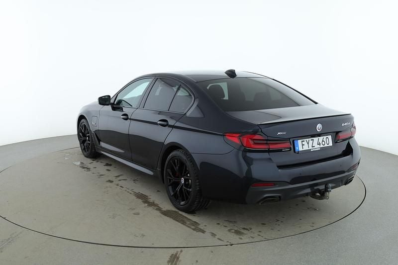 Begagnad BMW 545e M Sport 394 HK (289 kW) 2022 Svart Sedan