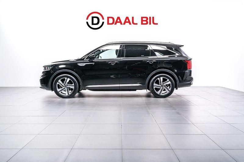 Svart Begagnad 2022 Kia Sorento 2 SUV | 384 700 kr (Bra pris) - Bild 1/4