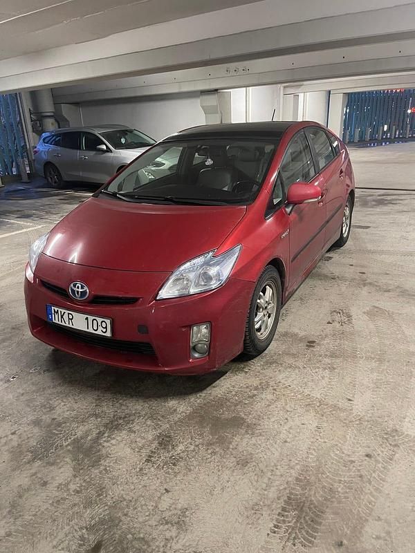 Begagnad 2010 Toyota Prius Halvkombi | 57 000 kr (Marknadspris) - Bild 1/4