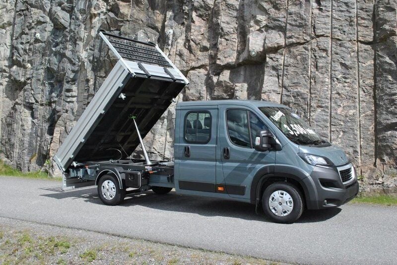 Begagnad 2022 Peugeot Boxer Van | 559 875 kr - Bild 1/4
