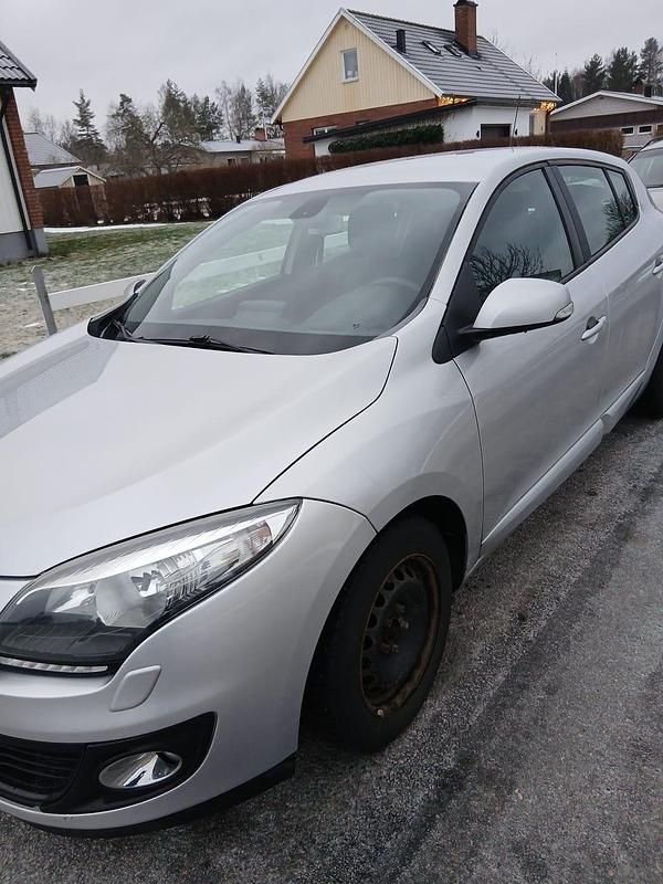 Begagnad 2013 Renault Mégane III | 38 500 kr (Marknadspris) - Bild 1/4