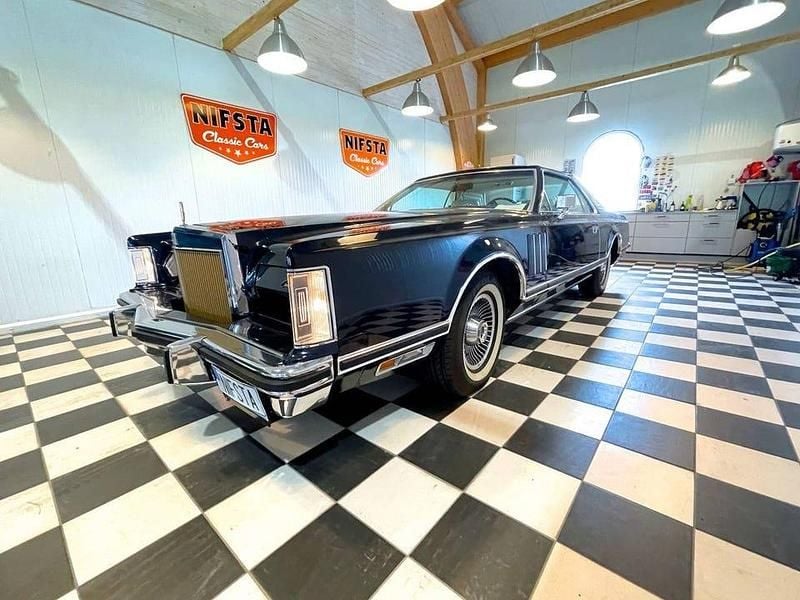 Begagnad Lincoln Continental 182 HK (133 kW) 1979 Blå Sportkupé