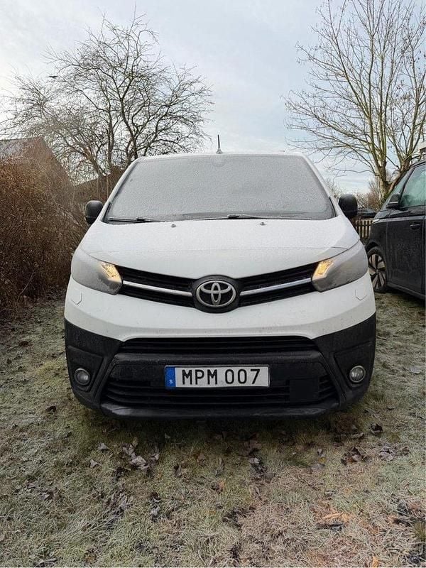 Vit Begagnad 2017 Toyota Proace Van | 59 000 kr (Superpris) - Bild 1/4