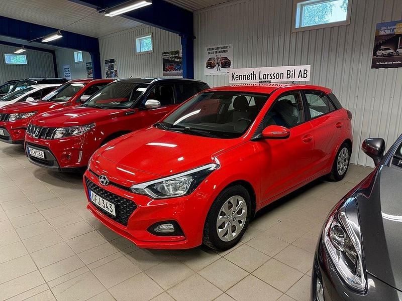 Röd Begagnad 2018 Hyundai i20 Comfort Halvkombi | 139 000 kr (Lite dyr) - Bild 1/4