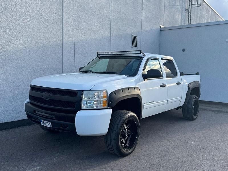 Vit Begagnad 2011 Chevrolet Silverado Van | 199 000 kr - Bild 1/4