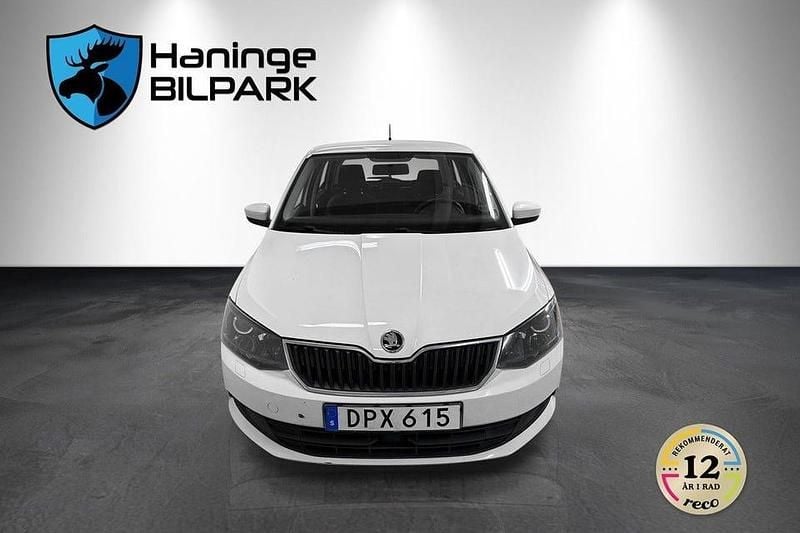 Begagnad Skoda Fabia Ambition 110 HK (80 kW) 2015 Vit Halvkombi
