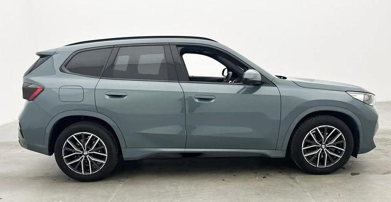 Grön Begagnad 2023 BMW X1 xLine SUV | 400 000 kr - Bild 1/3