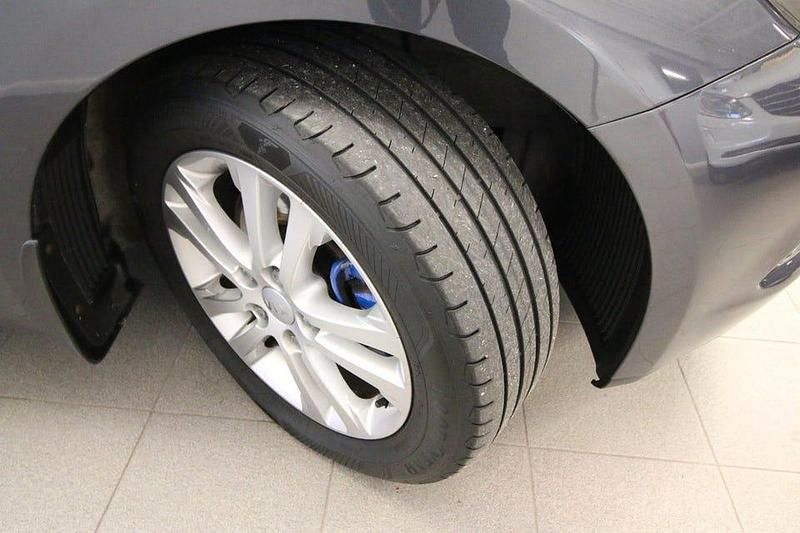 Begagnad Kia Ceed Sportswagon Comfort 128 HK (94 kW) 2013 Grå Kombi