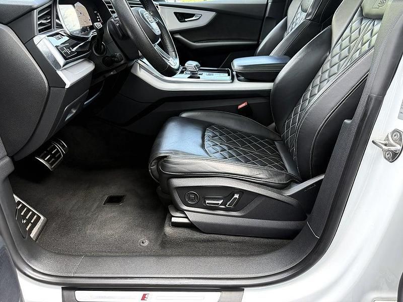 Begagnad Audi SQ8 Sport 508 HK (373 kW) 2021 Vit carraravit solid SUV