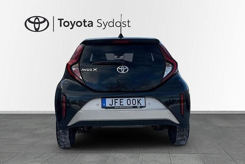 Begagnad Toyota Aygo X Pulse 72 HK (52 kW) 2024 Brun SUV