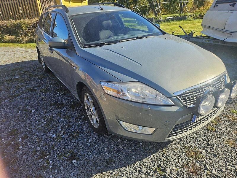 Grå Begagnad 2008 Ford Mondeo Titanium Kombi | 43 000 kr (Dyr) - Bild 1/4