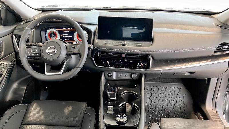 Begagnad Nissan X-Trail Tekna 214 HK (157 kW) 2024 Vit SUV