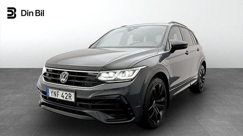 Mörkgrå Begagnad 2023 VW Tiguan R-line SUV | 419 900 kr (Dyr) - Bild 1/4
