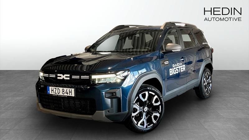 Blå Ny 2025 Dacia Bigster Journey SUV | 364 900 kr (Marknadspris) - Bild 1/4