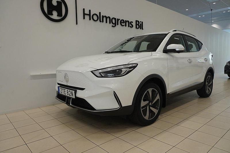 Vit Begagnad 2022 MG ZS Luxury Sedan | 229 900 kr (Superpris) - Bild 1/4
