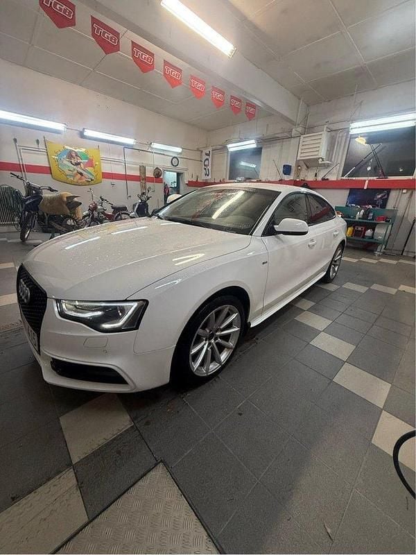 Vit Begagnad 2014 Audi A5 Sportback Halvkombi | 149 999 kr (Marknadspris) - Bild 1/4