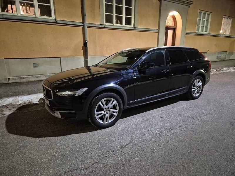 Begagnad 2019 Volvo V90 CC Kombi | 159 900 kr (Bra pris) - Bild 1/4