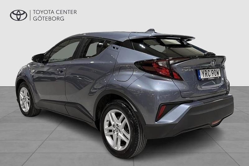 Begagnad Toyota C-HR Active 124 HK (91 kW) 2021 Grå SUV