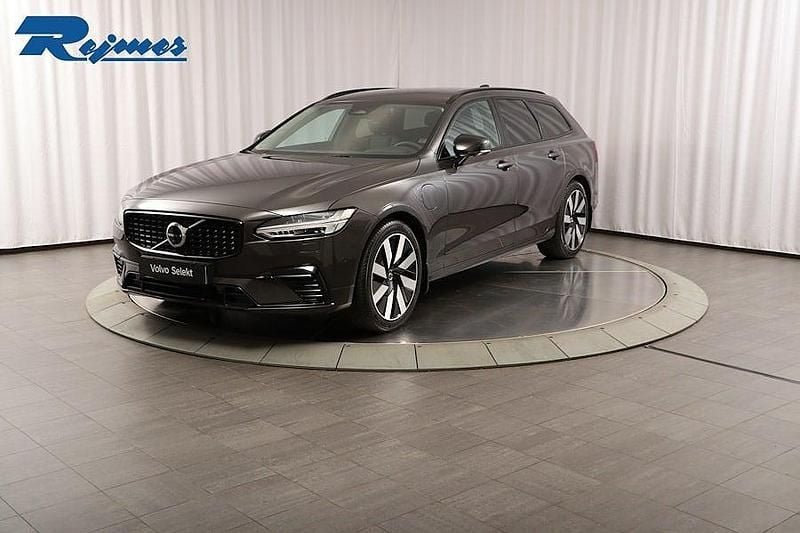 Grå Begagnad 2025 Volvo V90 Plus Kombi | 479 900 kr (Bra pris) - Bild 1/4