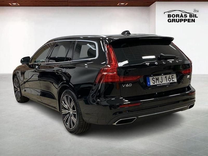 Begagnad Volvo V60 Inscription 344 HK (253 kW) 2021 Svart Kombi