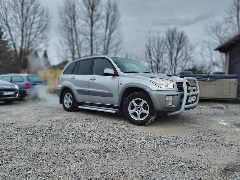 Begagnad 2002 Toyota RAV4 SUV | 57 000 kr - Bild 1/4