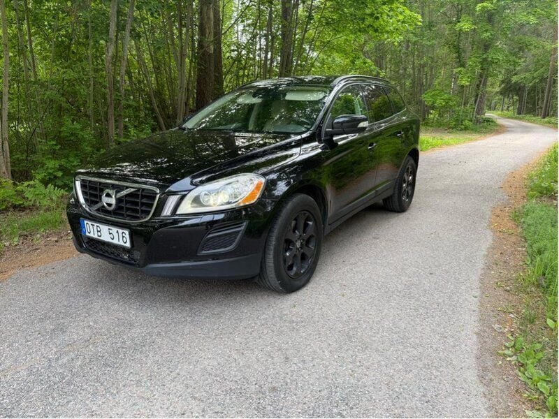 Svart Begagnad 2013 Volvo XC60 Momentum SUV | 109 000 kr (Superpris) - Bild 1/4
