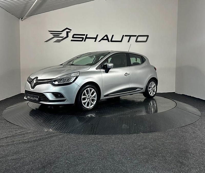 Silver Begagnad 2018 Renault Clio IV Halvkombi | 89 900 kr (Marknadspris) - Bild 1/4