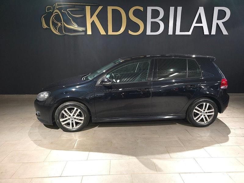 Svart Begagnad 2012 VW Golf VI Halvkombi | 85 000 kr (Marknadspris) - Bild 1/4