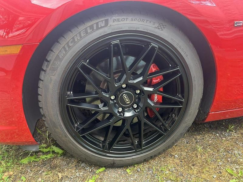 Röd Begagnad 2010 Chevrolet Camaro SS Sportkupé | 339 000 kr (Dyr) - Bild 1/4