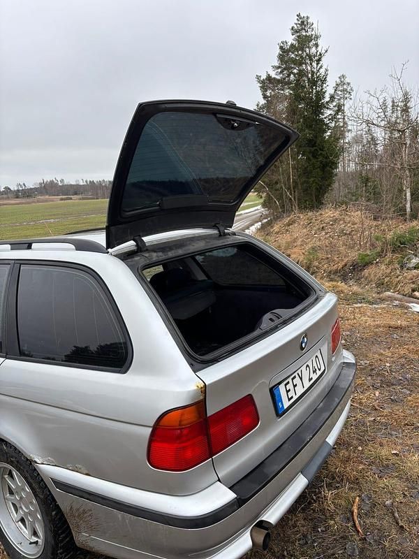 Begagnad BMW 523 170 HK (125 kW) 1999 Kombi