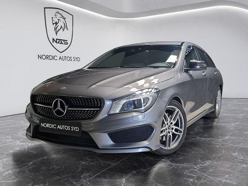 Mörkgrå Begagnad 2015 Mercedes CLA220 Shooting Brake AMG Kombi | 189 900 kr (Marknadspris) - Bild 1/4