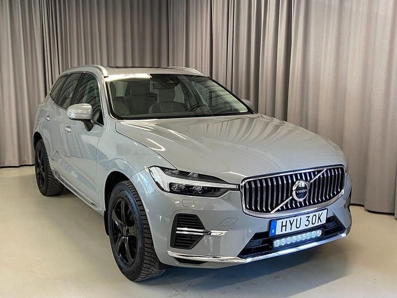 Begagnad Volvo XC60 Core 350 HK (257 kW) 2024 Grå SUV