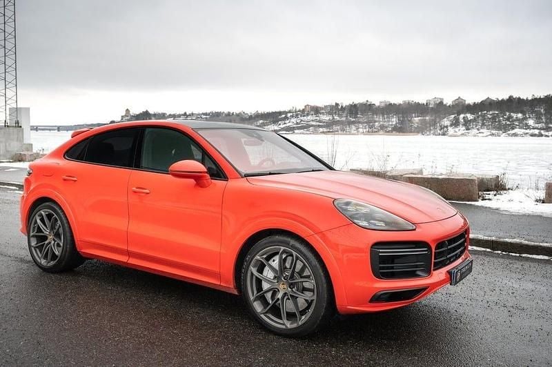 Begagnad Porsche Cayenne Turbo 549 HK (403 kW) 2020 Orange SUV