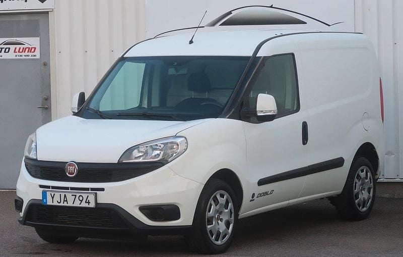 Vit Begagnad 2017 Fiat Doblò Minibuss | 65 000 kr (Bra pris) - Bild 1/4