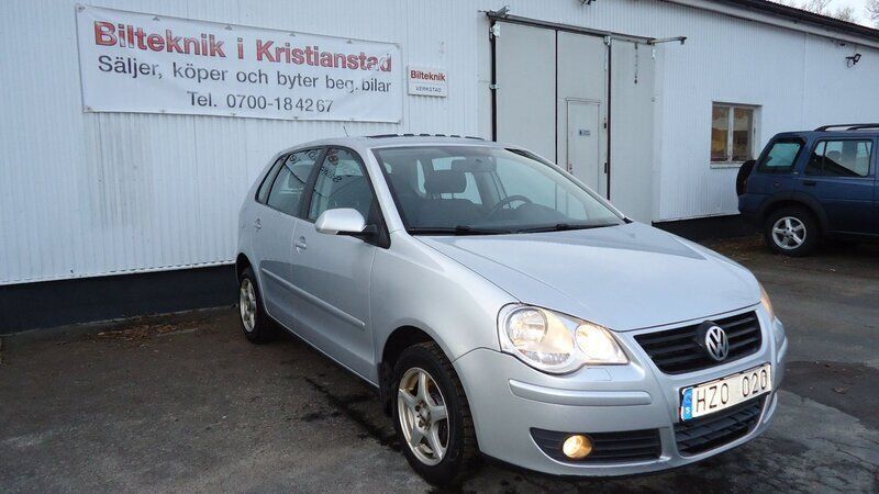 Silver Begagnad 2009 VW Polo Halvkombi | 54 500 kr (Marknadspris) - Bild 1/4