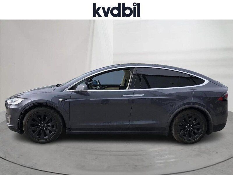 Begagnad Tesla Model X 244 kW (333 HK) 2018 Mörkgrå SUV