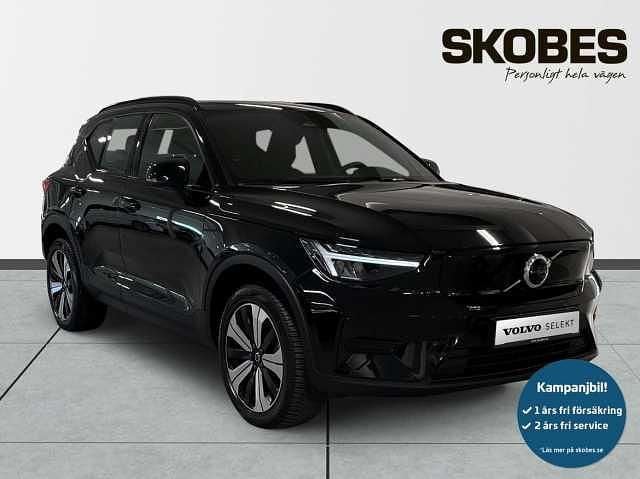 Svart Begagnad 2023 Volvo XC40 Core SUV | 314 100 kr (Marknadspris) - Bild 1/3